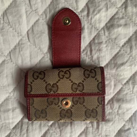 Authentic Gucci key case - Picture 3 of 12
